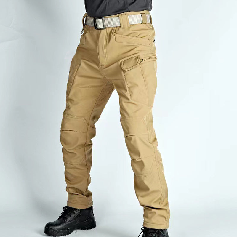 Langlebige Herren Outdoorhose, wasserdicht, atmungsaktiv, mit Verstärkungen für robusten und zuverlässigen Einsatz.