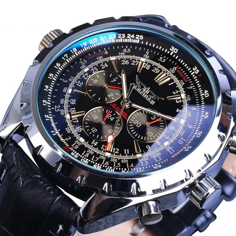 Stilvolle Herren-Armbanduhr, mechanisch, mit robustem Design und klassischem Lederarmband.