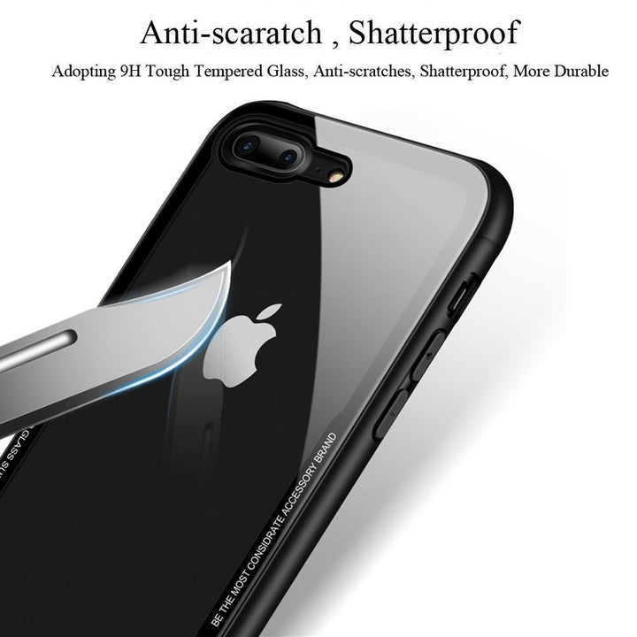 Schwarze, stoßfeste iPhone-Hülle aus gehärtetem Glas und Silikon. Kratzfestes Handycase für zuverlässigen Schutz.