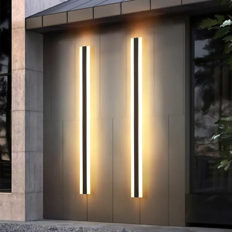 Robuste, moderne LED-Außenwandleuchte, wasserdicht (IP65) für Garten, Terrasse und Eingangsbereich.
