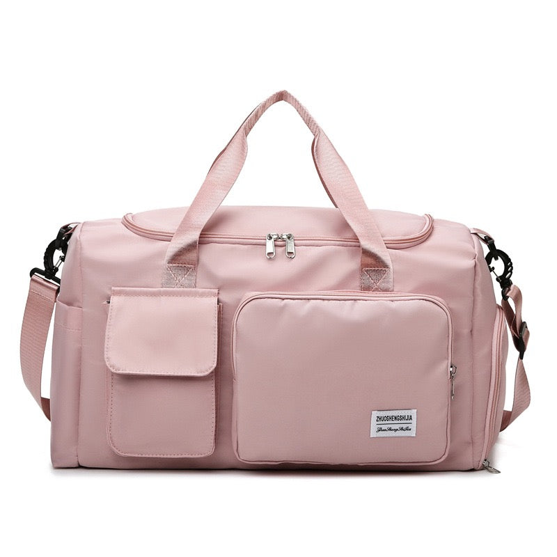 Organisiertes Gepäck: Sport- & Reisetasche mit Schuhfach, ideal für jede Art von Reise.