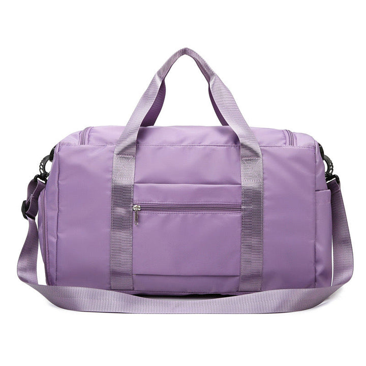 Praktische Reisetasche mit belüftetem Schuhfach. Hält Schuhe getrennt von Kleidung. Ideal für Sport.