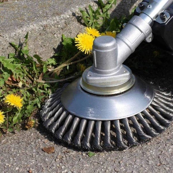 Hochwertige Unkrautbürste für Trimmer; effektives Gartenzubehör aus Kohlenstoffstahl zur Rasenpflege.