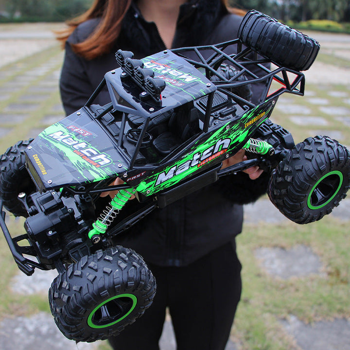 Robustes 4x4 ferngesteuertes Auto, Offroad Monster Truck für spannende Abenteuer im Gelände.