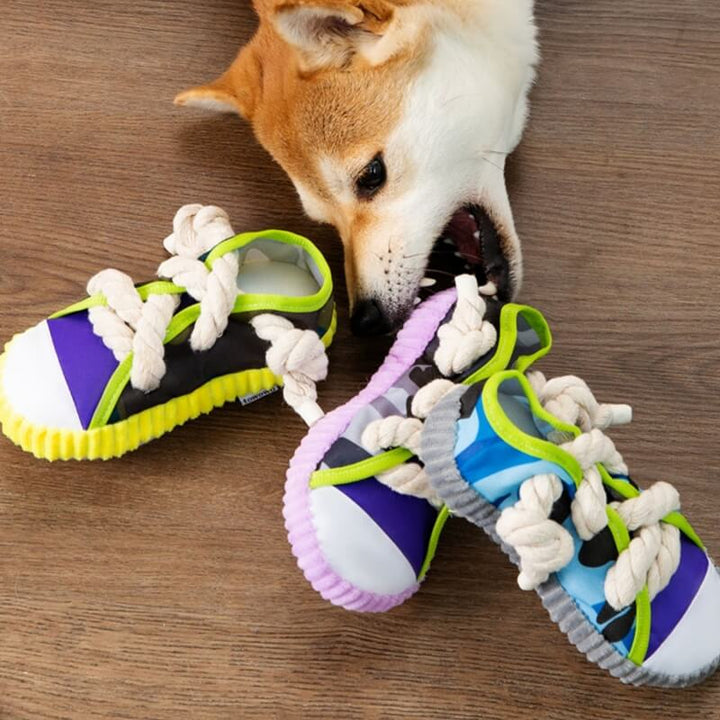 Robustes Hunde Beißspielzeug in Schuhform, perfekt zum Kauen & Spielen für Welpen und erwachsene Hunde.