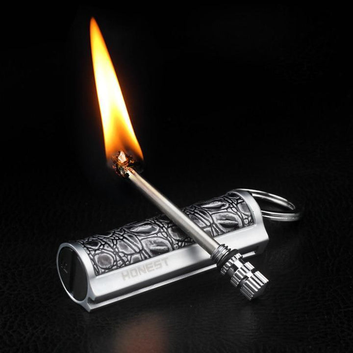 Robustes Unisex Outdoor Feuerzeug aus Metall, wasser- & winddicht, ideal für Camping, Survival & Notfall.