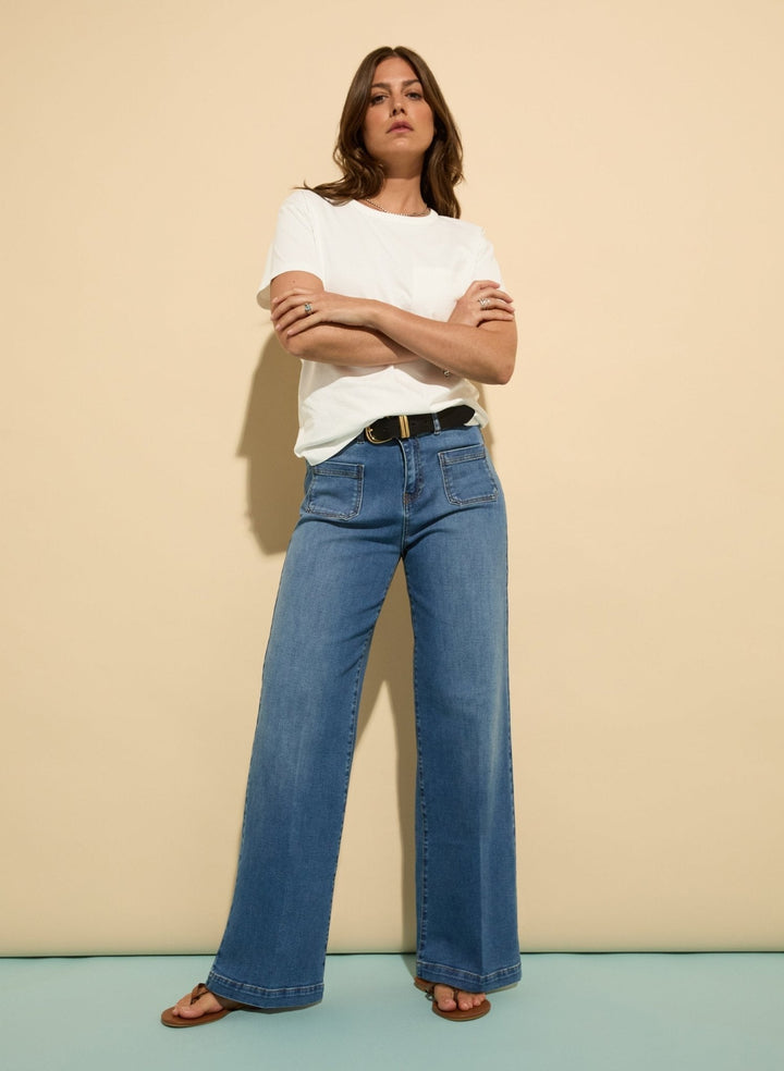 Lässige Indigo Damen Jeans: hoher Bund, weites Bein & komfortabler Stretch. Ideal für Freizeit.