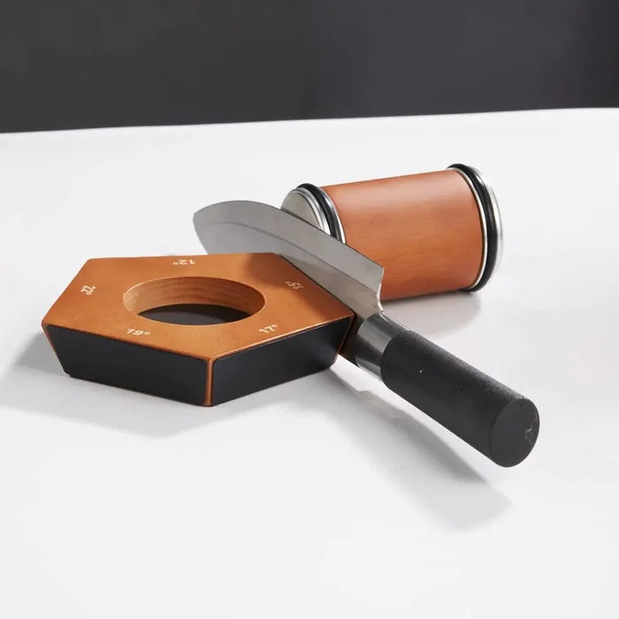 RollSchliff Pro Diamant-Messerschärfer für Küchenmesser mit Holzbasis. Schärft Klingen mühelos.