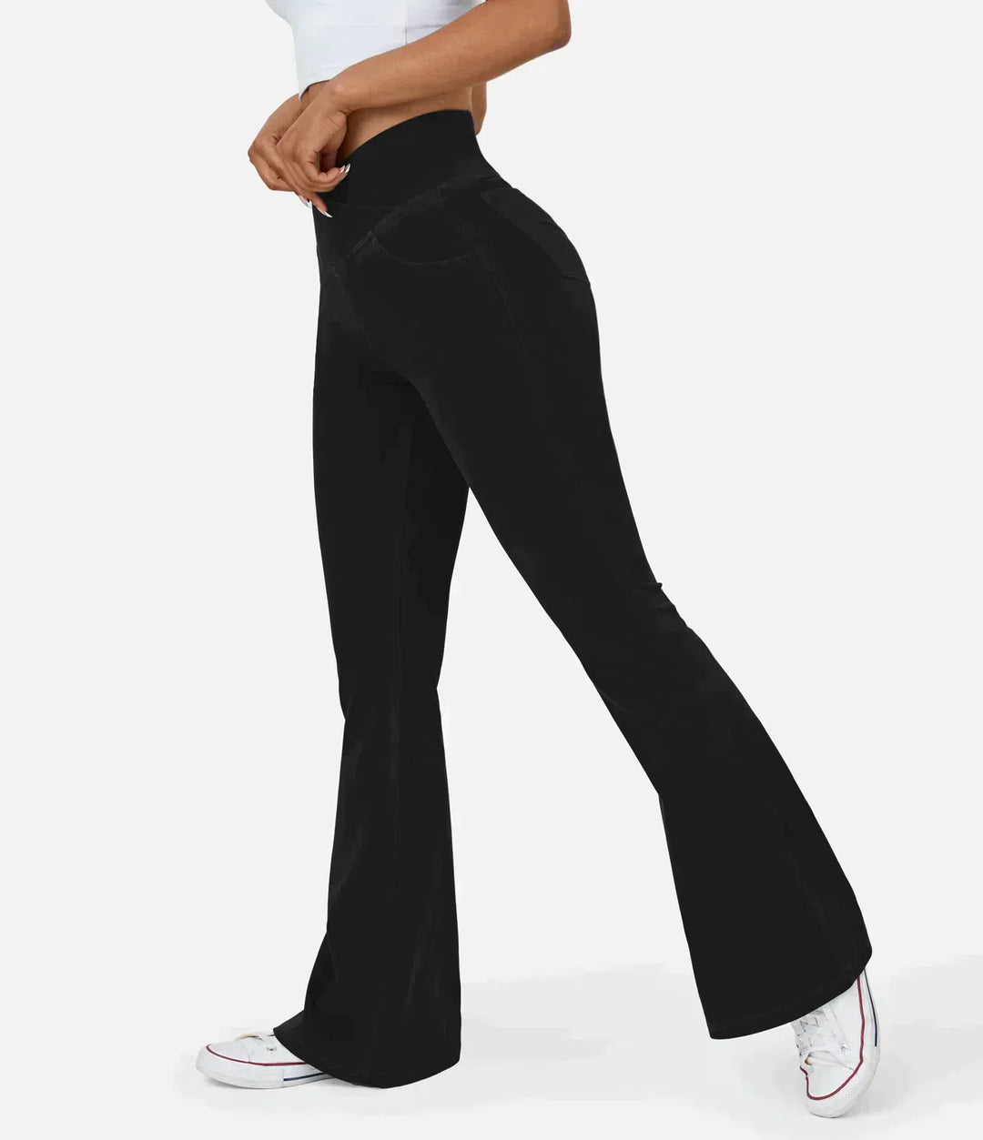 Rosa Bootcut-Hose für Damen. Stilvolle High Waist Jeans, Stretch, bequem für Freizeit und Alltagskleidung.