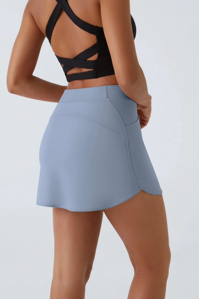 Schwarzer Damen Athletic Skort, kurz, funktionaler Minirock für Sport & Freizeit.