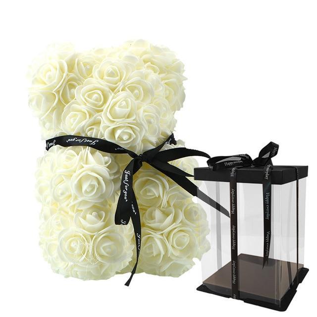 Edler weißer Rosenbär aus künstlichen Blüten, wunderschöne Dekoration und Valentinstagsgeschenk.