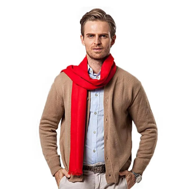 Luxuriöser roter Kaschmirschal, unisex. Perfekter warmer Winterschal und stilvolles Modeaccessoire.