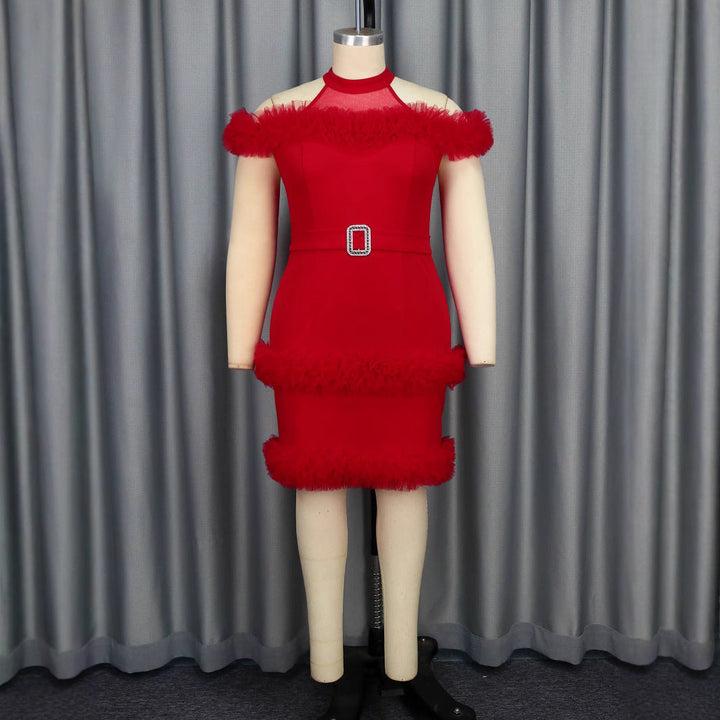 Feminines rotes Fransenkleid mit V-Ausschnitt, perfekt für festliche Partys und Abendveranstaltungen.