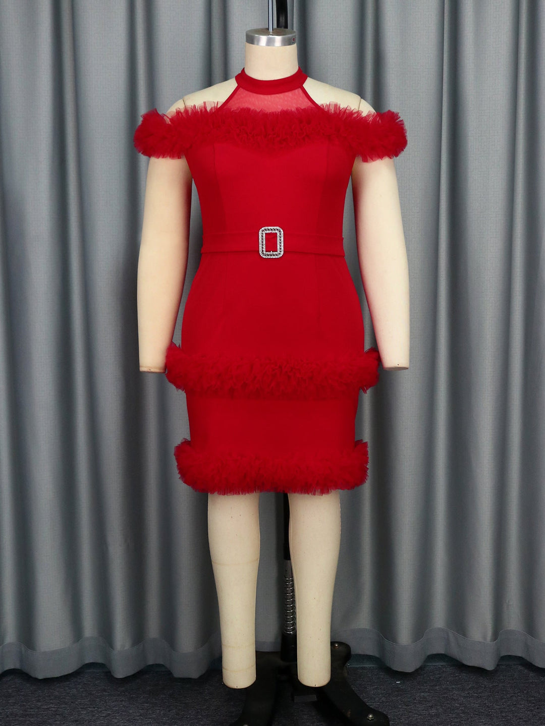 Rotes V-Ausschnitt Fransenkleid für Damen, ein stilvolles und elegantes Abendkleid für festliche Anlässe.