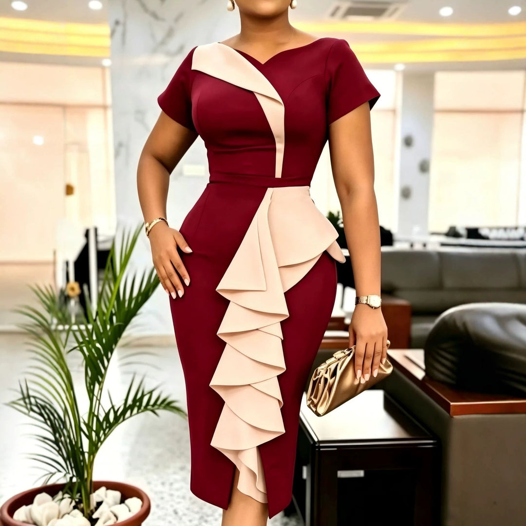 Festliches Damenkleid in Rot, elegant geschnitten mit auffälligen asymmetrischen Rüschen, für besondere Anlässe.