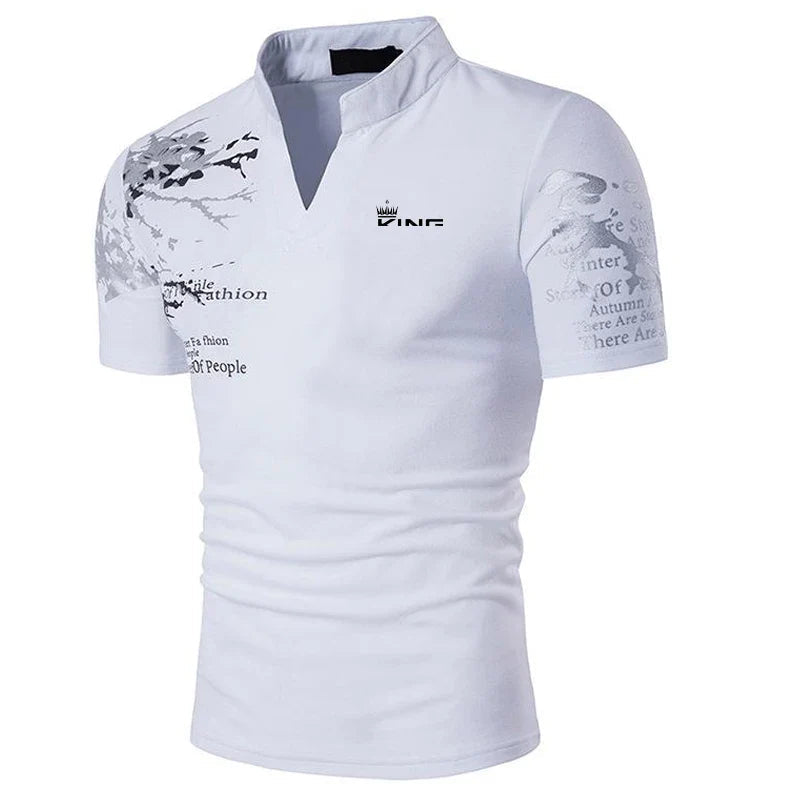 Weißes Herren Poloshirt, kurzarm. Bequemes, klassisches Männer Oberteil für Alltag, Freizeit & Business Casual.