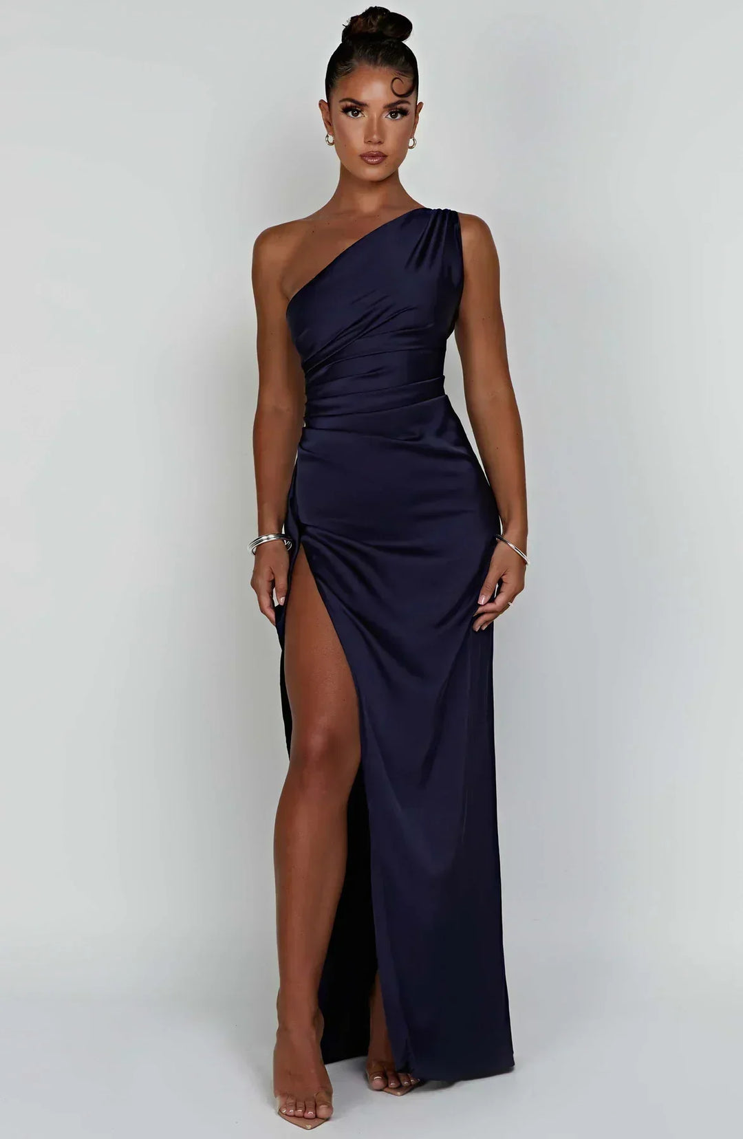 Navy blaues One-Shoulder-Abendkleid, eleganter Beinschlitz, für stilvolle Anlässe.