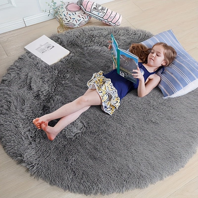 Schlafzimmer-Teppich Clouda, rund und flauschig. Für gemütliche Momente, pflegeleicht und aus weichem Polyester.