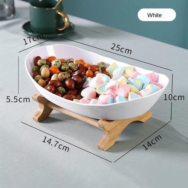 Rustikaler Etagere Servierständer aus Holz, mehrstufig für Obst & Desserts. Perfekte Küchendeko.
