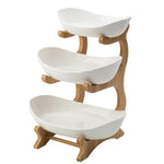 3-stufiges Regal mit weißen Platten