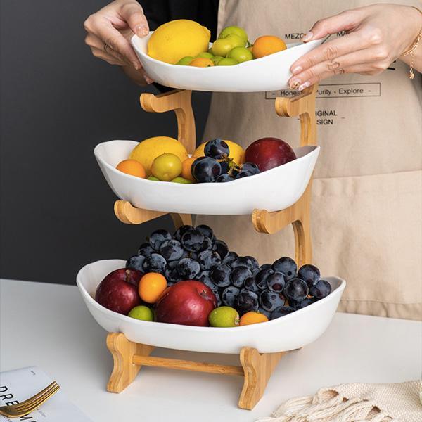 Eleganter Holz Etagere Servierplatte mit 3 Tellern, ideal für Cupcakes, Obst oder Snacks. Bambus Optik.