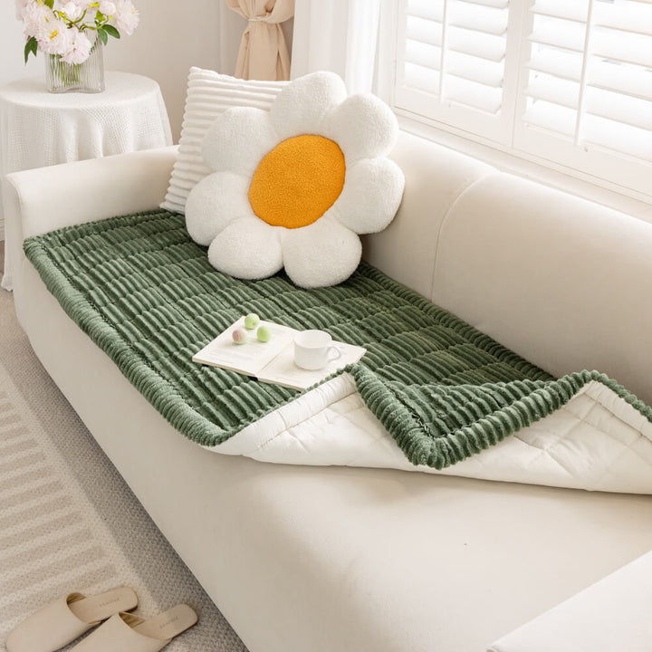 Rutschfester Flanellbezug, schützt Sofa vor Tierhaaren & Schmutz, tierfreundlich.