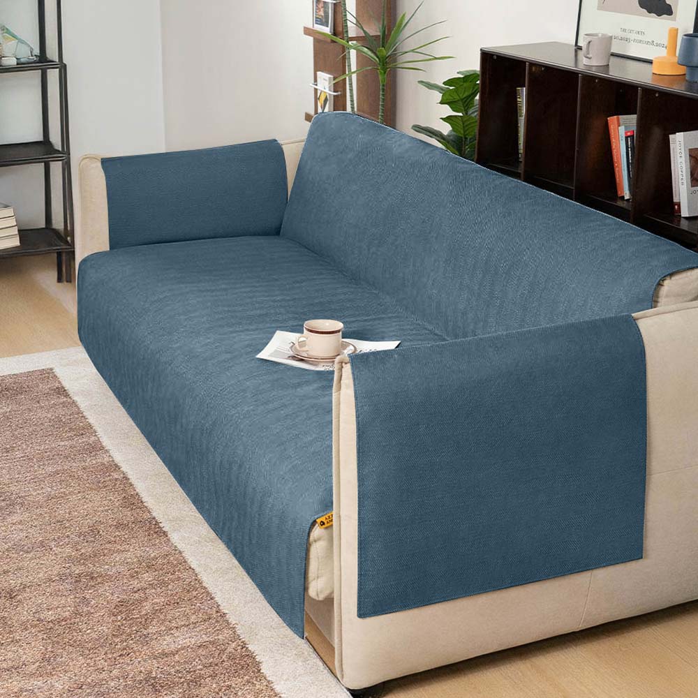 Sofabezug mit wasserdichter Membran, rutschfest. Chenille-Material für Komfort und Schutz.
