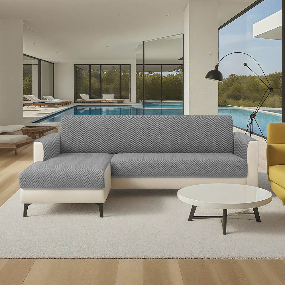 Rutschfester Schutz für Ihr Sofa: wasserdichter Sofabezug aus weichem, strapazierfähigem Chenille.