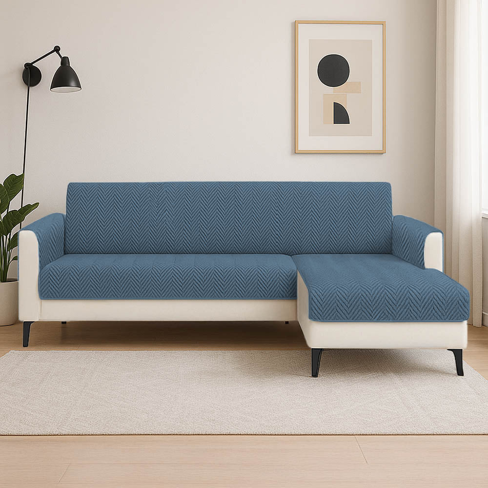 Innovativer Couchschutz: wasserdichter, rutschfester Sofabezug aus Chenille. Leicht anzubringen.