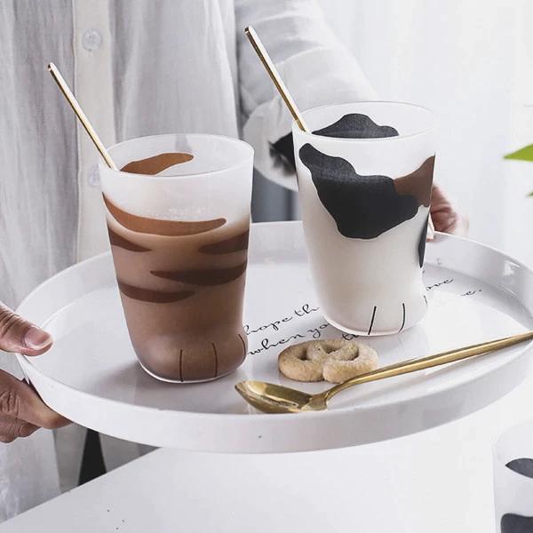 Einzigartige Katzenpfoten-Glastasse, das perfekte Geschenk für jeden Katzenliebhaber.