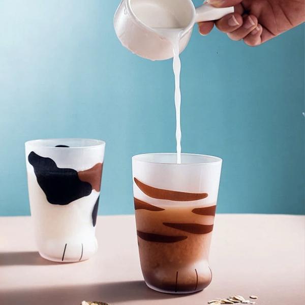 Robuste Borosilikatglas-Tasse mit süßen Katzenpfoten, langlebig und spülmaschinenfest.