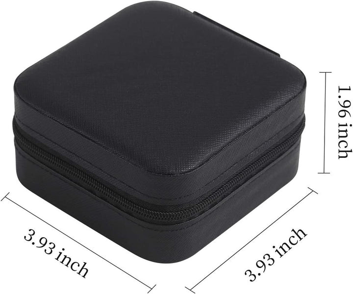 Kompakter Schmuck-Organizer aus echtem Leder, quadratisch, ideal für unterwegs.