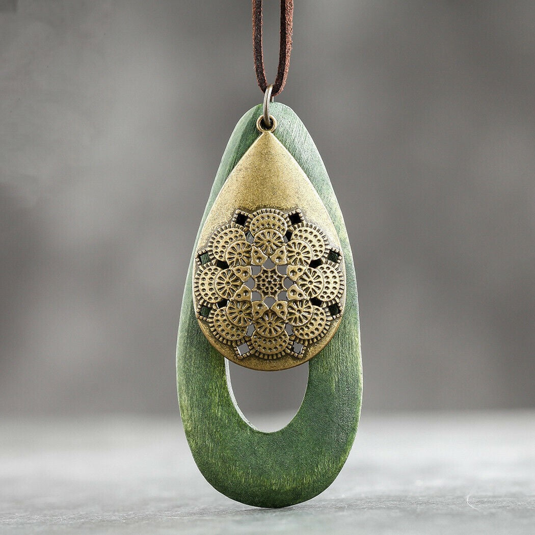 Damen Boho-Holzhalskette oval, braun, einzigartiger Ethno-Schmuck; stylisches Accessoire für Frauen.