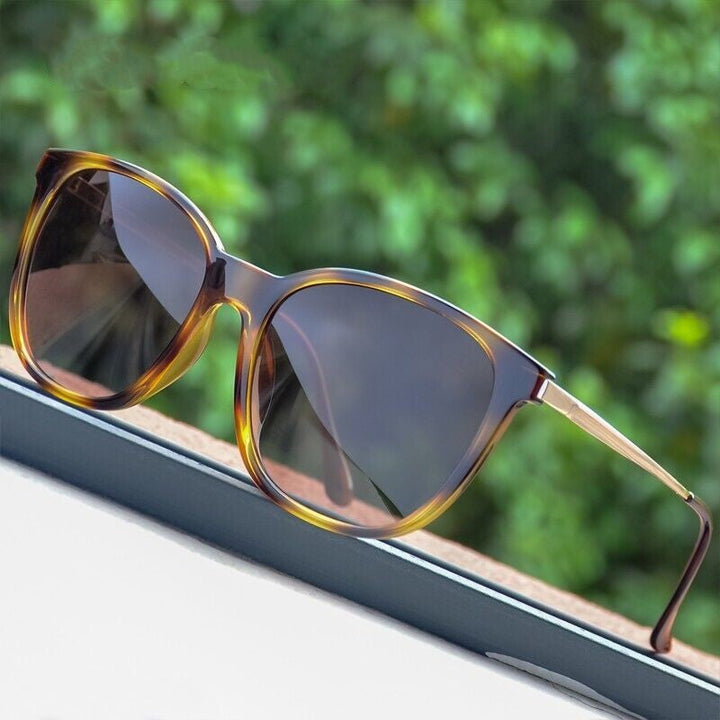 Elegante Unisex Vintage Sonnenbrille. Luxuriöses Modeaccessoire mit UV400 Schutz und Polarisation.