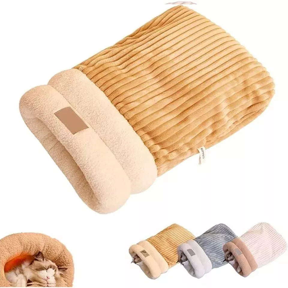 Weiches Katzenbett, das Geborgenheit schenkt. Dieser Katzenschlafsack ist der perfekte Schlafplatz für Kätzchen.