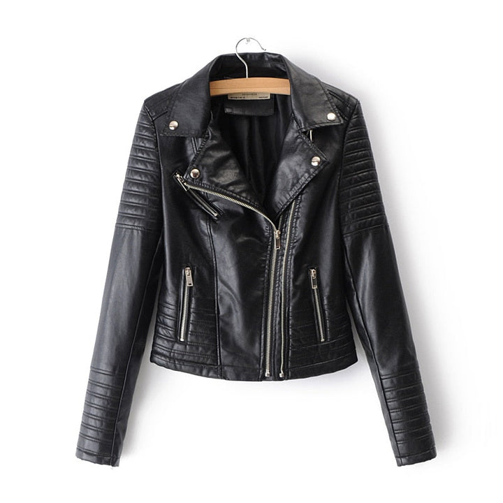 Schicke schwarze Damen Bikerjacke, wasserabweisend und warm, ideal für Herbst & Winter. Elegante Oberbekleidung.