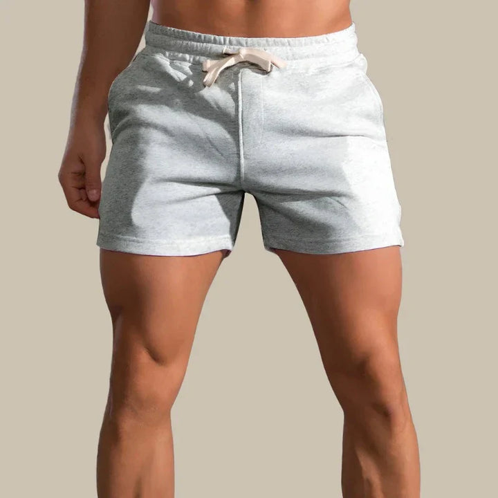 Schlanke Herren Slim-Fit Shorts für den Sommer; bequem & stilvoll.