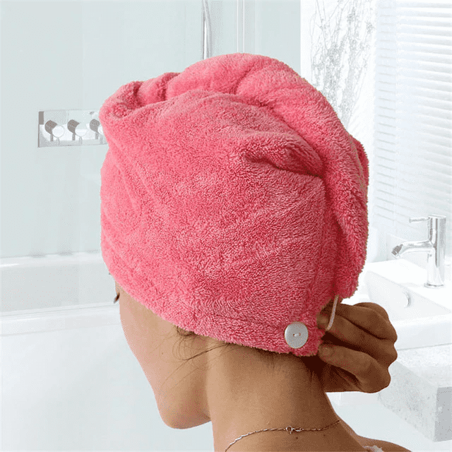 Magisches Schnelltrockner-Haarhandtuch aus Mikrofaser, effiziente und schonende Haarpflege für Damen.