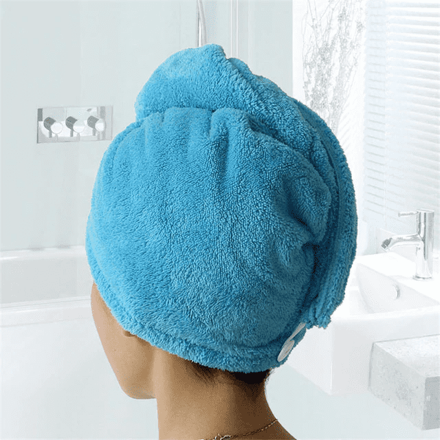 Praktisches Badaccessoire: Damen-Haarhandtuch, schnelltrocknend, schont das Haar und verhindert Frizz.