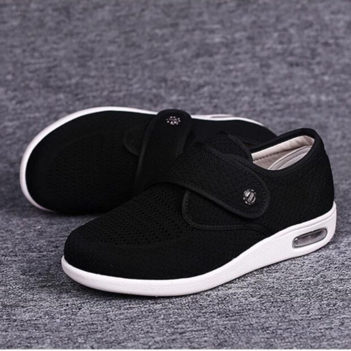 Nahaufnahme der beigen Anika Diabetiker Komfortschuhe. Weiche, atmungsaktive Damenschuhe für sensible Füsse, breite Passform.