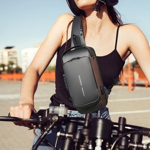 Stylische Umhängetasche für Damen mit Anti-Diebstahl-Funktion & USB-Anschluss. Ideal für unterwegs.
