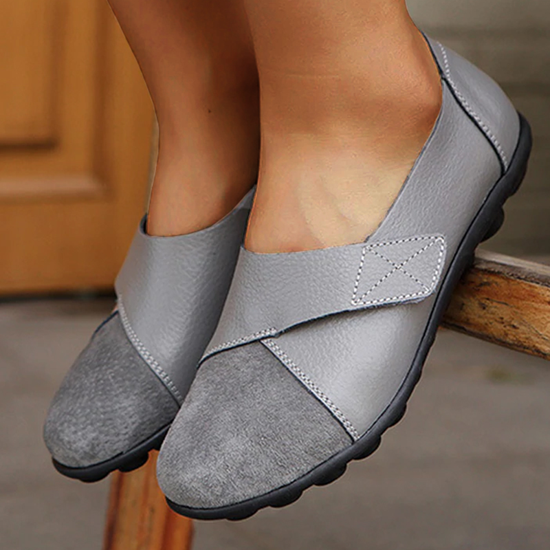 Rote Loafers für Damen, rutschfest, Klettverschluss, ideal als Alltagsschuhe.