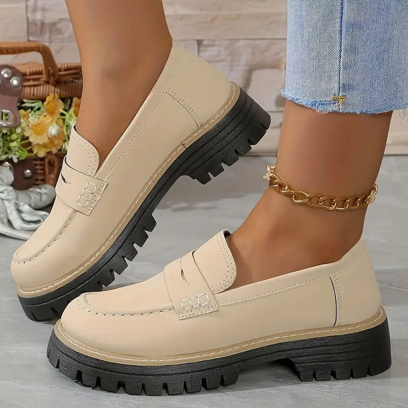 Bequeme orthopädische Damen Mokassins in Beige, ideal als stilvoller Freizeitschuh.