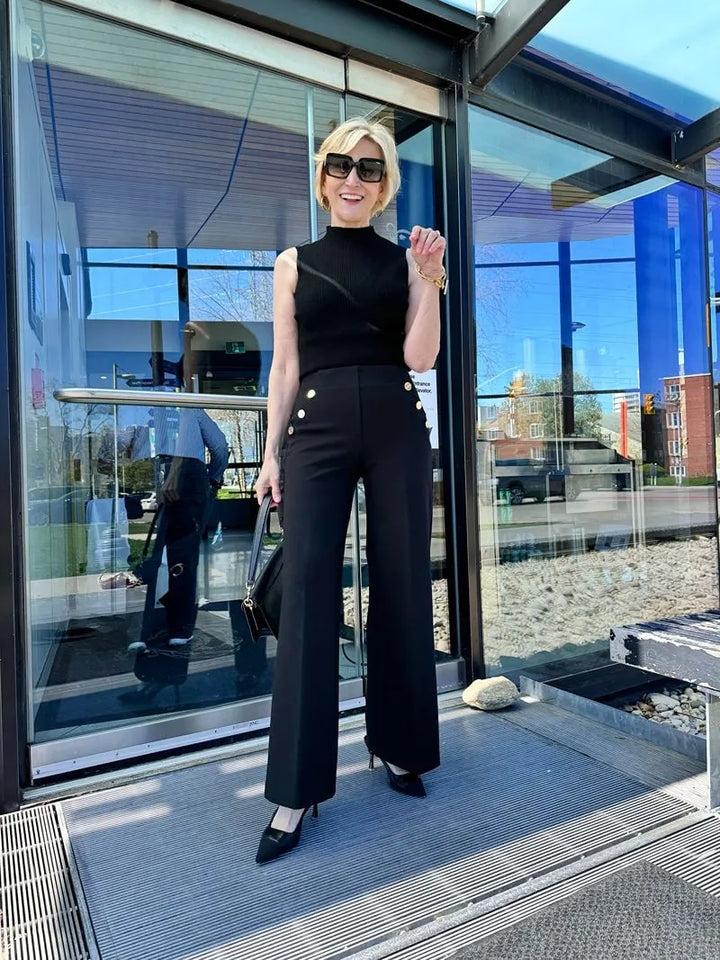 Elegante Damenhose mit weitem Bein, High Waist & Po-Lift, stretch für Komfort, Farbe Schwarz.