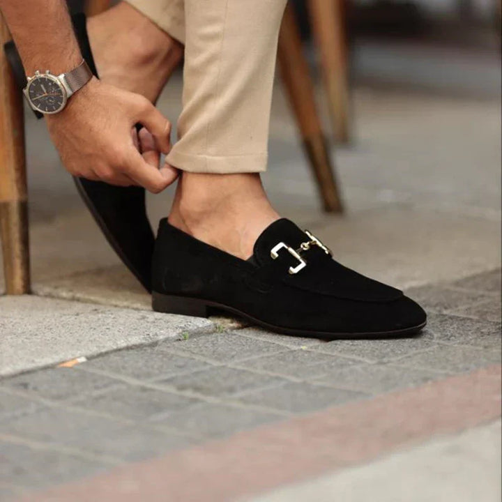 Eleganter beiger Herren Business Loafer. Klassischer Slipper für vielseitige Looks, perfekt für Büro & smarte Freizeit.