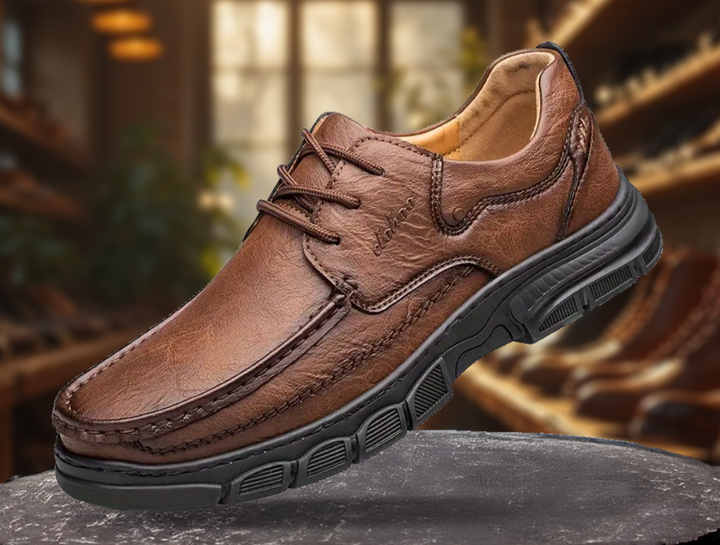 Dunkle, formelle Herren Arbeitsschuhe mit Schnürung, elegant & vielseitig für Business-Outfits.