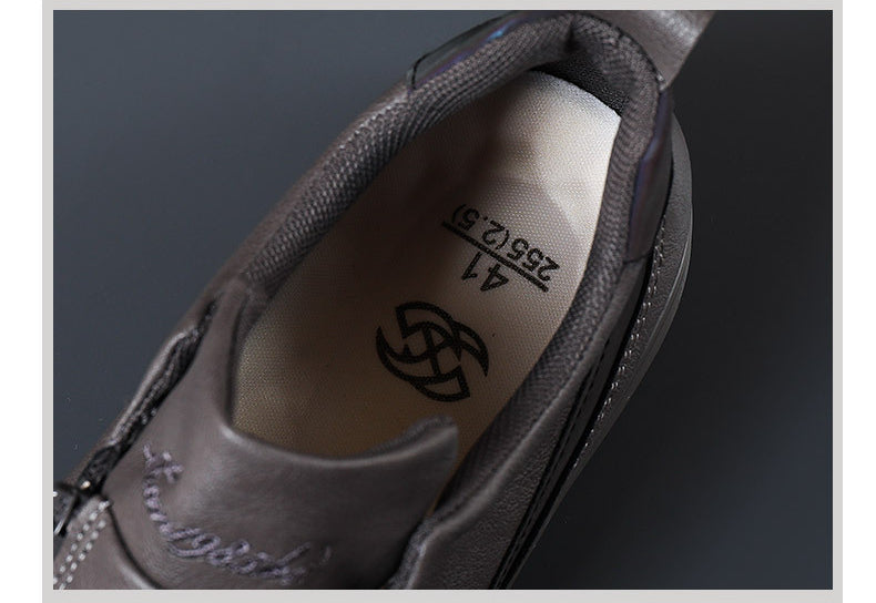 Rote elegante Komfortschuhe für Herren, stylisch & bequem, ein echter Hingucker.