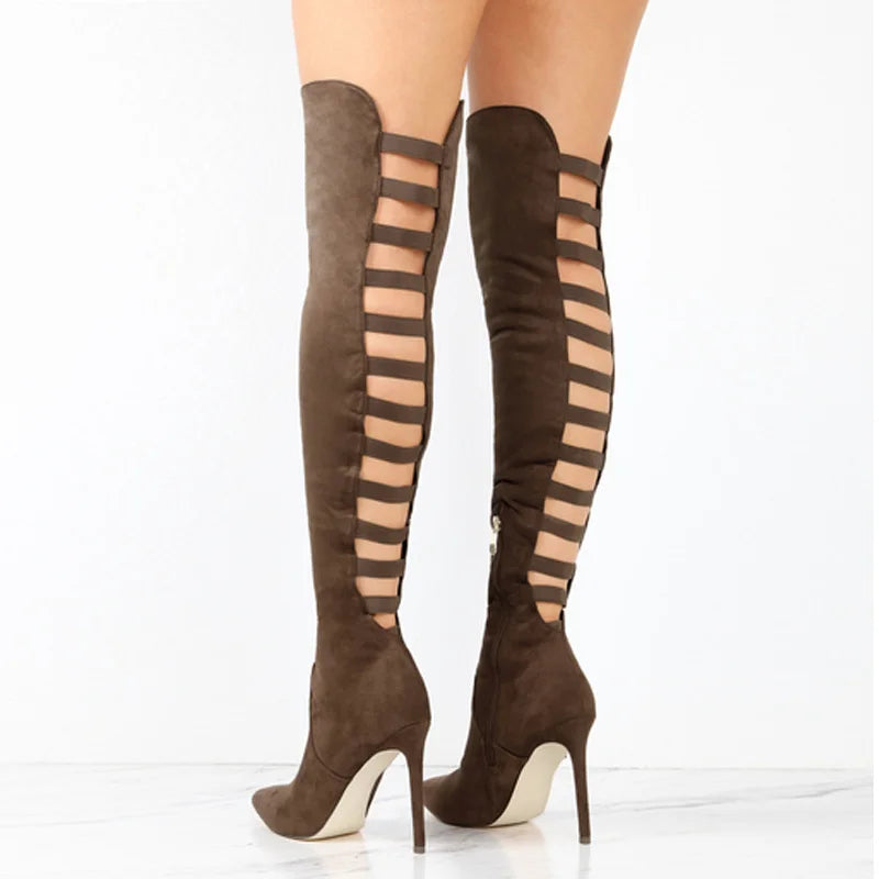 Braune kniehohe Damenstiefel mit bequemem Absatz, ideal für Herbst & Winter. Stylische Ganzjahresstiefel.