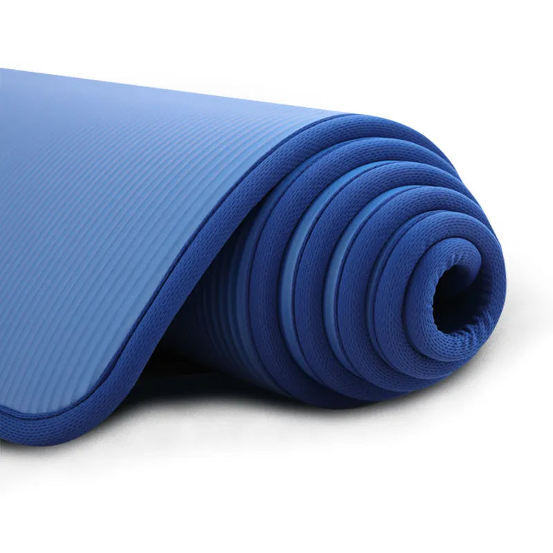 Rutschfeste Fitnessmatte, extra dick, für sicheres Training. Bietet Komfort und Gelenkschutz bei Yoga und Sport.
