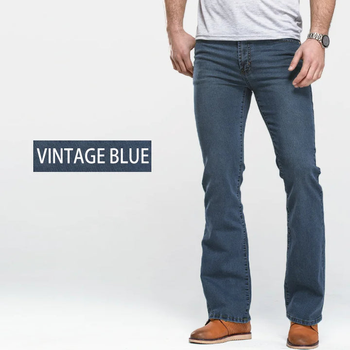 Bequeme Herren Bootcut Jeans Slim Fit, Dunkelblau, perfekte Passform für trendige Outfits.